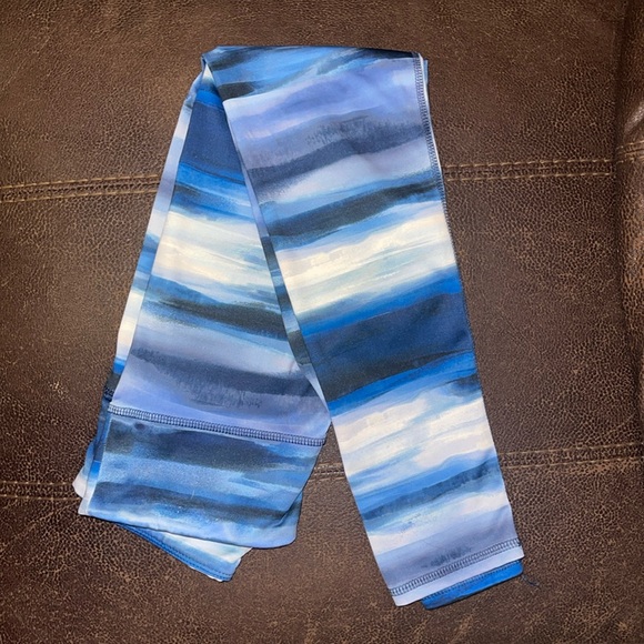 Gap/Old Navy Girls Active Go-Dry Leggings Size Large (10-12) Blue Ombré Stripes - Picture 1 of 7